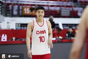 媒體人：王俊杰依然是男籃4號位無代餐 就是今晚手感差點意思配圖