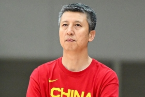 男籃世預(yù)賽集訓(xùn)會召開 郭士強：出線形勢嚴(yán)峻 年輕隊員需敢打敢拼配圖